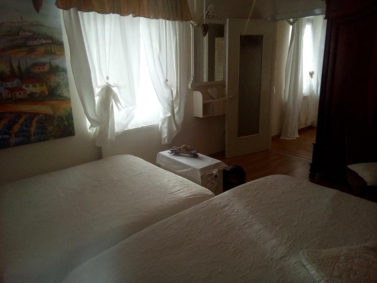 Lunartista Varazze Bagian luar foto